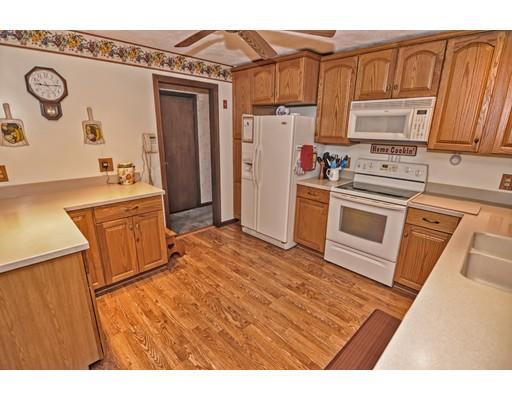 37 Oak Dr, Upton, MA 01568 photo 5