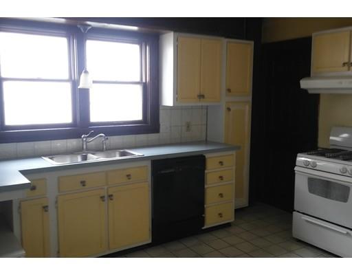 27 Bloomfield St, Springfield, MA 01108 photo 2