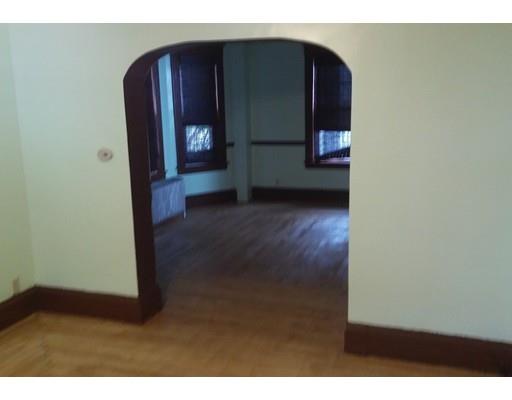 27 Bloomfield St, Springfield, MA 01108 photo 5