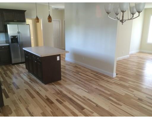 388 Central St, Springfield, MA 01105 photo 4