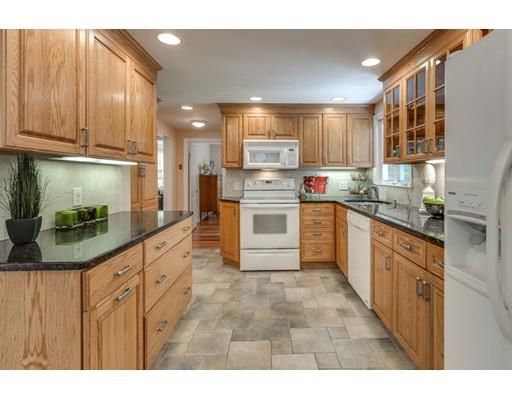 21 Robin Rd, Wakefield, MA 01880 photo 12