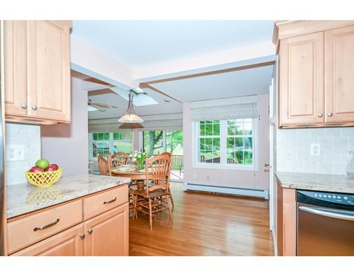 33 Temple St, Reading, MA 01867 photo 6
