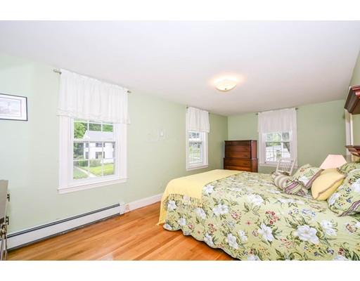 33 Temple St, Reading, MA 01867 photo 22