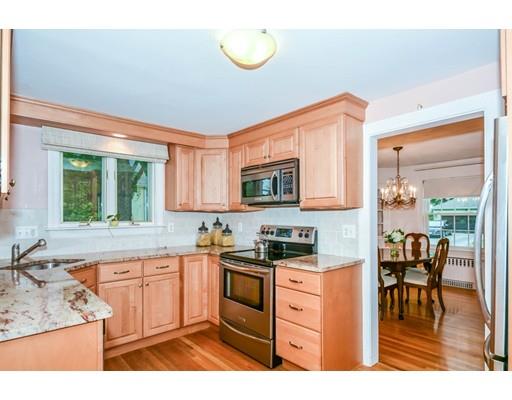 33 Temple St, Reading, MA 01867 photo 8