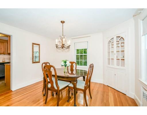 33 Temple St, Reading, MA 01867 photo 4