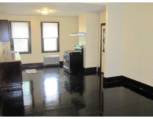 33 Lorimer St, Springfield, MA 01151 photo 4