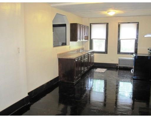 33 Lorimer St, Springfield, MA 01151 photo 3