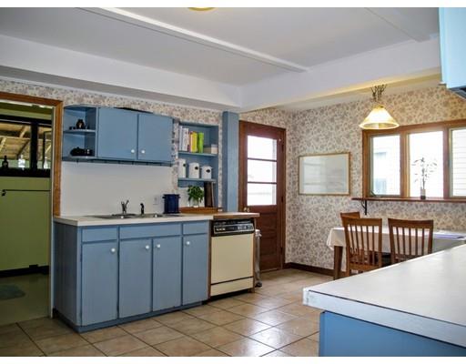 157 Everett St, Easthampton, MA 01027 photo 9