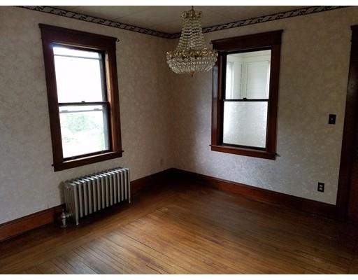 33 Park St, Webster, MA 01570 photo 4