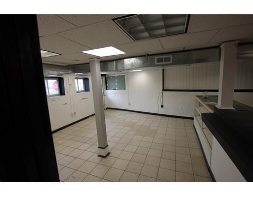 1 Suffolk St, Worcester, MA 01604 photo 9