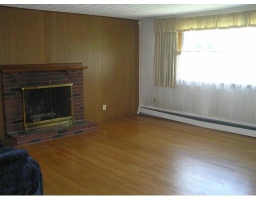 7 Lindauer St, Peabody, MA 01960 photo 4