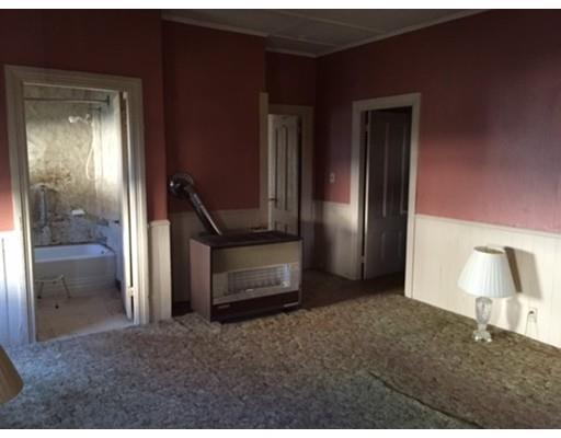 70 Palmer St, Fall River, MA 02724 photo 3