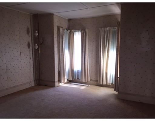 70 Palmer St, Fall River, MA 02724 photo 4