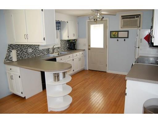 292 E Main St, Georgetown, MA 01833 photo 3