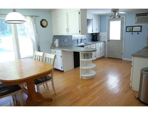 292 E Main St, Georgetown, MA 01833 photo 4