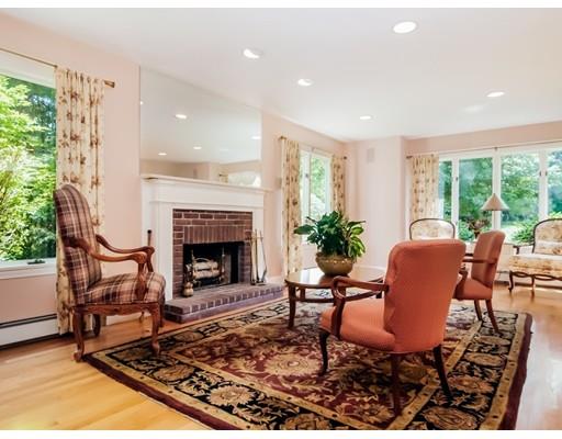 7 Crestview Ln, Milton, MA 02186 photo 3