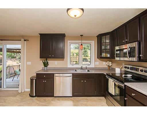 3 Cherry Tree Ln, Plainville, MA 02762 photo 2