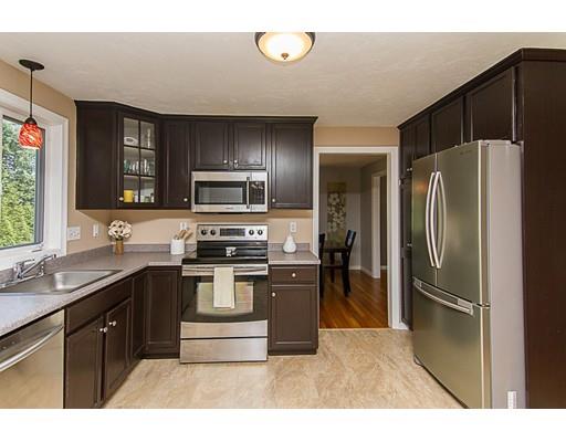 3 Cherry Tree Ln, Plainville, MA 02762 photo 4