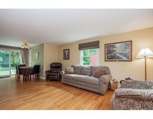 49 Hudson St, Springfield, MA 01118 photo 5