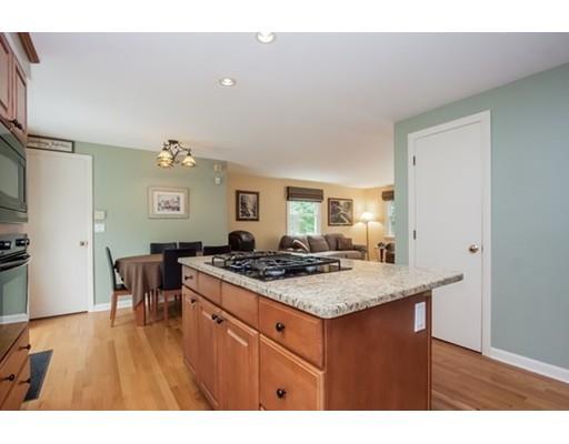 49 Hudson St, Springfield, MA 01118 photo 9