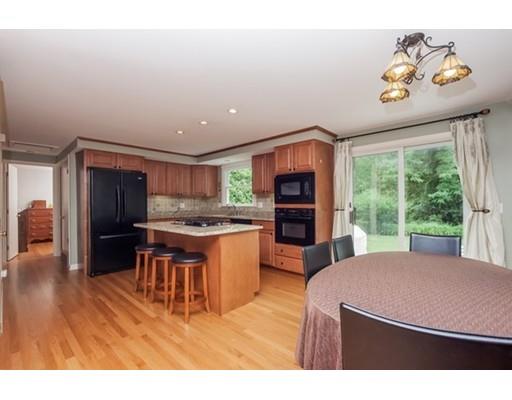 49 Hudson St, Springfield, MA 01118 photo 8