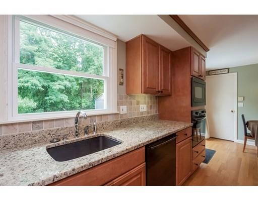 49 Hudson St, Springfield, MA 01118 photo 11