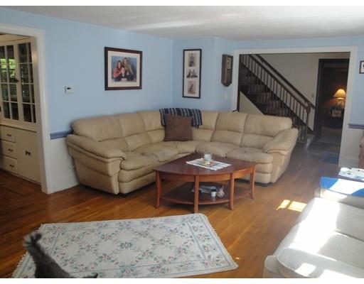 22 Sumner St, Gloucester, MA 01930 photo 3