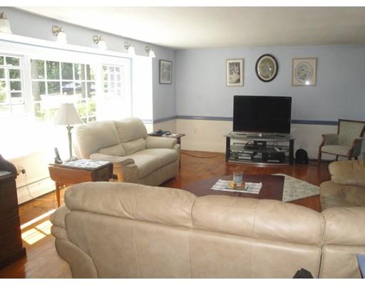 22 Sumner St, Gloucester, MA 01930 photo 2