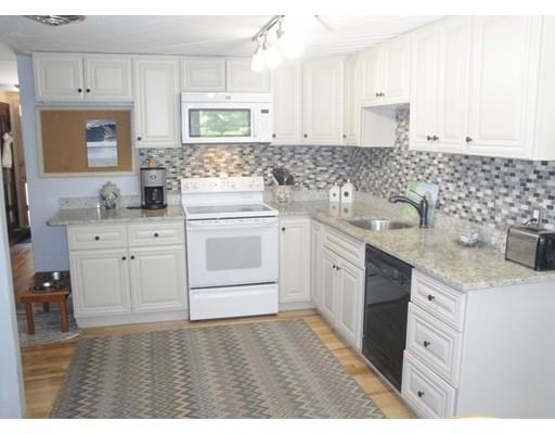 22 Sumner St, Gloucester, MA 01930 photo 4