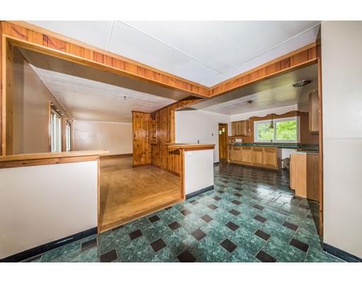 1373 Plumtree Rd, Springfield, MA 01119 photo 3