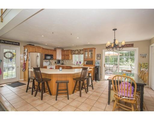 24 Pine St, Halifax, MA 02338 photo 4