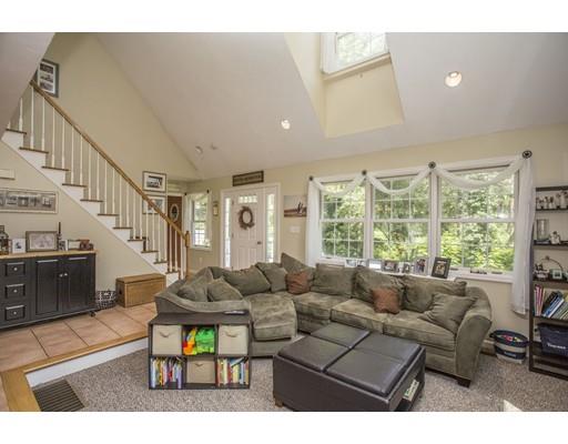 24 Pine St, Halifax, MA 02338 photo 8