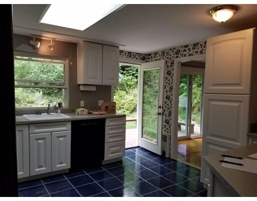 16 Pine Tree Dr, Worcester, MA 01609 photo 14