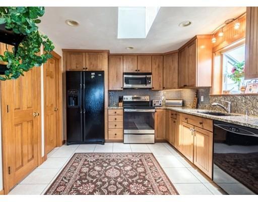 9 Epping Ave, Hampton, NH 03842 photo 4