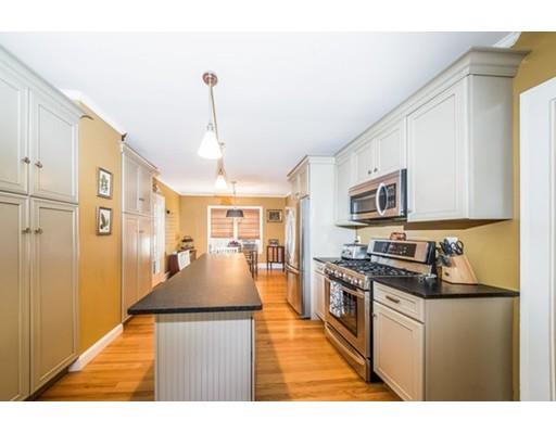 11 Vail St, Springfield, MA 01118 photo 8
