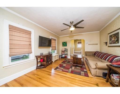 11 Vail St, Springfield, MA 01118 photo 5