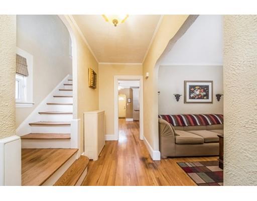 11 Vail St, Springfield, MA 01118 photo 4