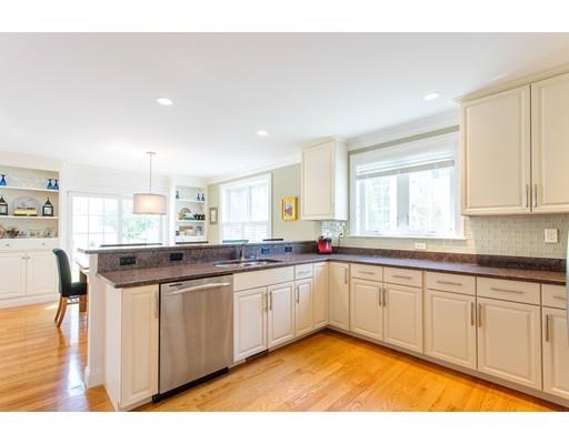 62 Jarvis Cir, Needham, MA 02492 photo 4