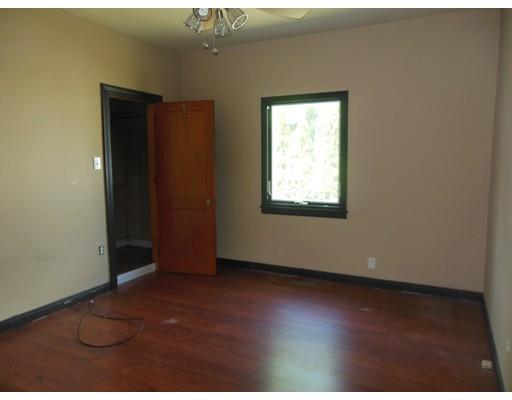 24 Locust Ave, Worcester, MA 01604 photo 7