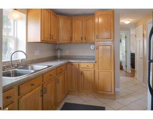 14 Windsor Rd, Beverly, MA 01915 photo 2