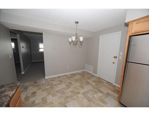 33 Linden St #B, Fall River, MA 02720 photo 3