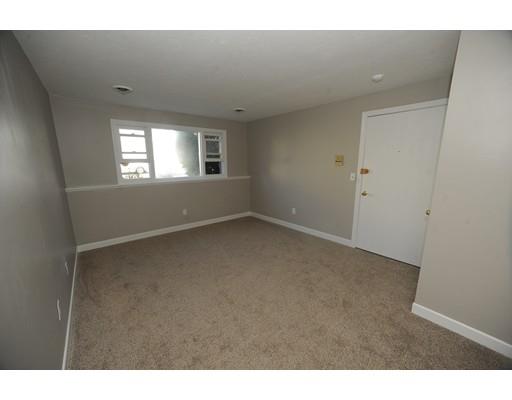 33 Linden St #B, Fall River, MA 02720 photo 4