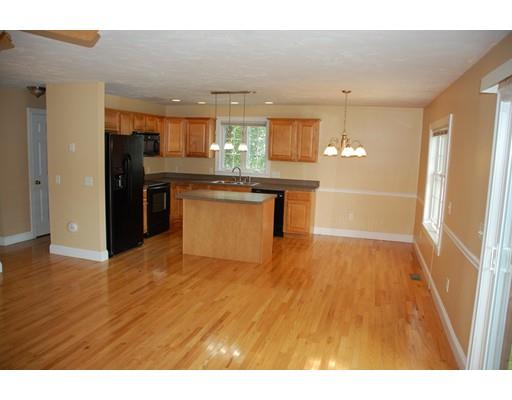 21 3rd St #A, Webster, MA 01570 photo 3