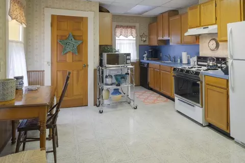 34 Bartlett St, Beverly, MA 01915 photo 17