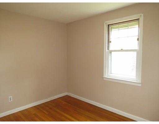 36 Lawn St, Springfield, MA 01108 photo 9