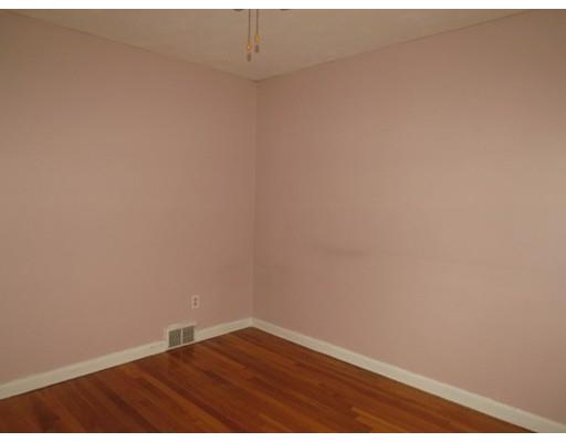 36 Lawn St, Springfield, MA 01108 photo 4