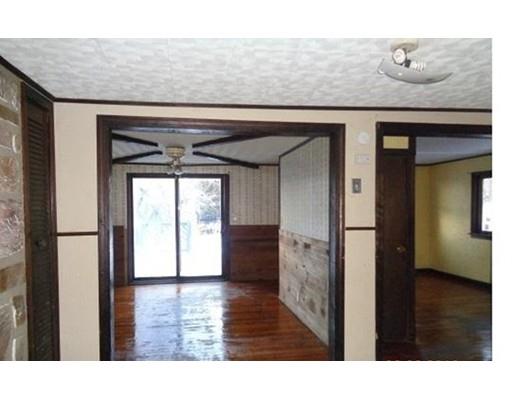 14 Beale St, Worcester, MA 01606 photo 3