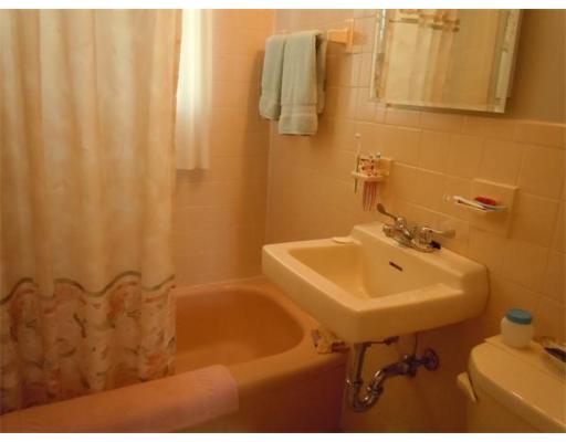 47 Judith St, Springfield, MA 01118 photo 8