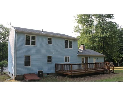 33 Ryan Cir, Springfield, MA 01118 photo 3