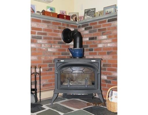 189 N Marion St, Fall River, MA 02723 photo 17
